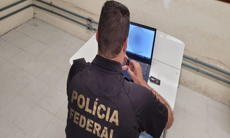 PF cumpre mandado para reprimir abuso e exploração sexual infantil, em Rio das Ostras
