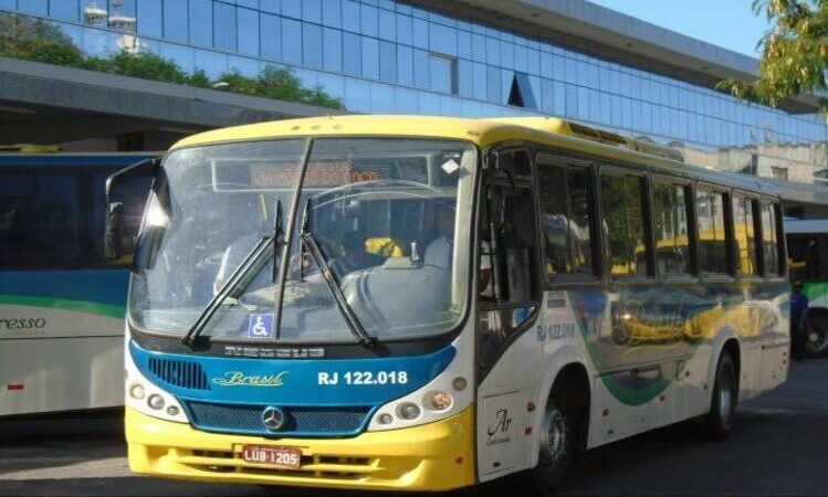 Ônibus que fazia a linha Campos x Grussaí é assaltado na BR-356