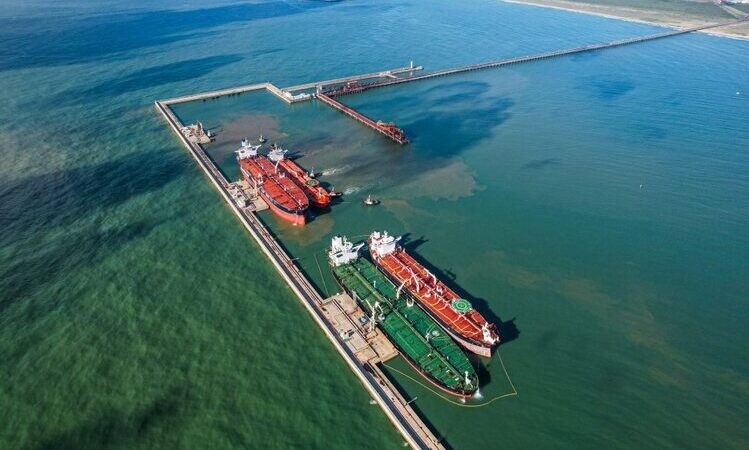 Vast e Vibra assinam acordo de 20 anos para novo terminal de líquidos no Porto do Açu