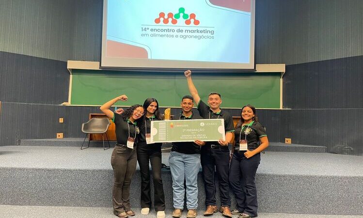 Alunos da Faetec Campos ganham prêmio em evento da USP