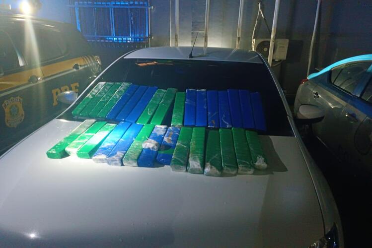 PF prende homem com 26kg de maconha em Rio das Ostras