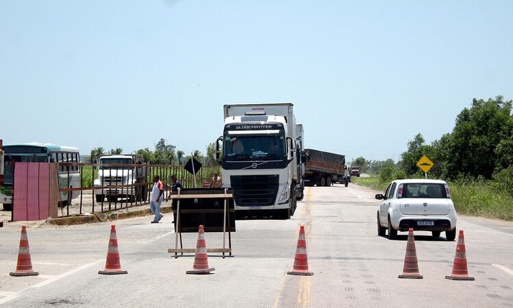 Prefeitura de Campos cobra e o DER se compromete com manutenção de vias