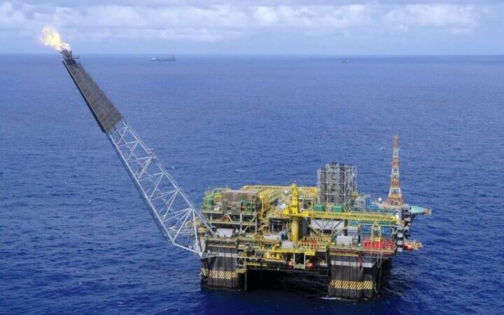 Sem licença para explorar Foz do Amazonas, Petrobras volta a investir na Bacia de Campos
