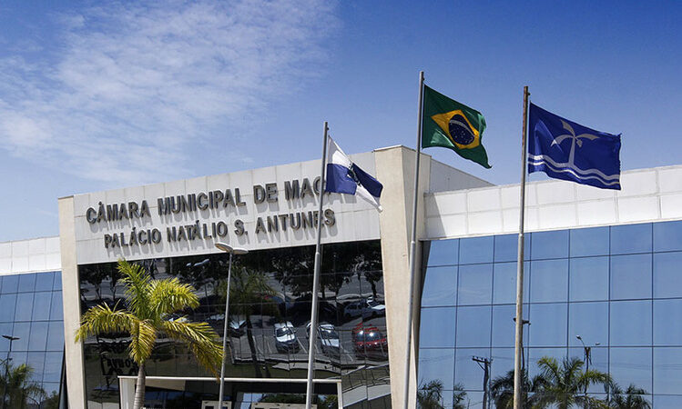 Justiça determina que Câmara de Macaé desocupe 132 cargos em comissão