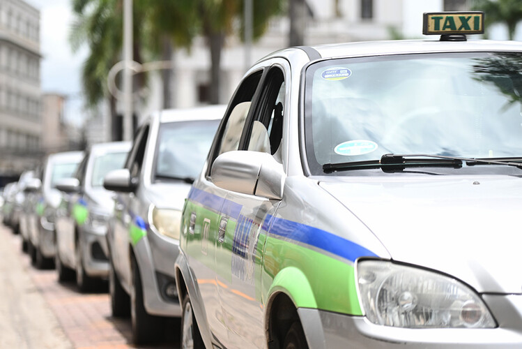 Fundecam Táxi: Prefeito sanciona lei que cria linha de crédito para taxistas