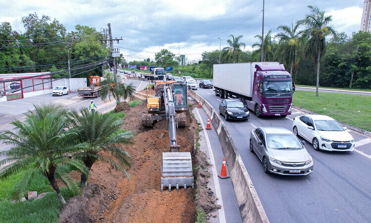 Obras de alça de saída na área do Shopping Estrada em Campos são iniciadas