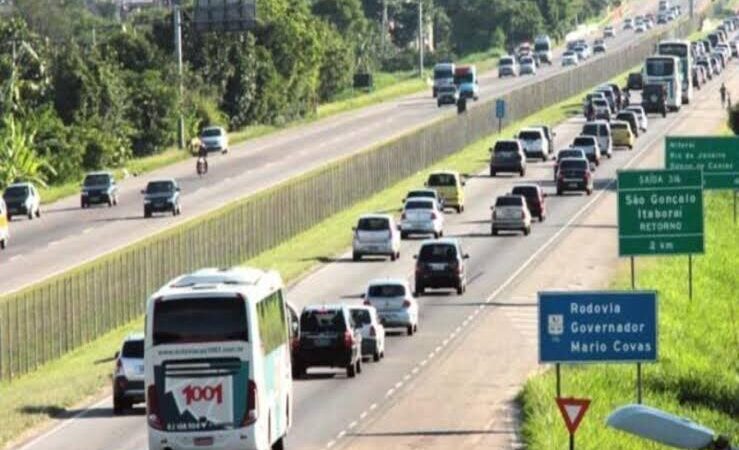 Mais de 370 mil veículos devem trafegar pela BR-101 no período do Réveillon