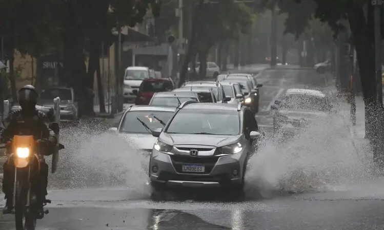 Regiões do estado do Rio como Norte e Noroeste Fluminense têm risco alto de temporais