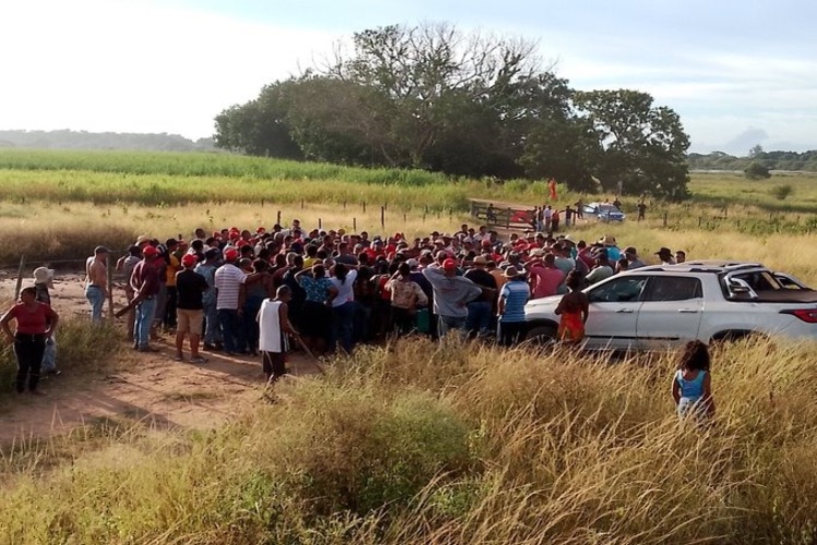 MST deixa terras da Usina Sapucaia, em Campos