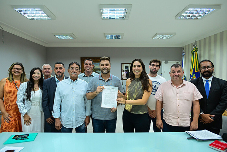 Campos assina TAC para convocar 365 aprovados no concurso do PSF de 2008