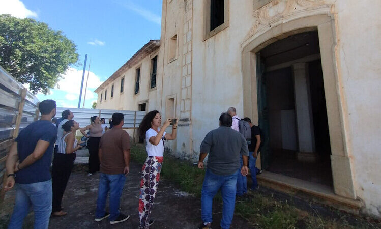 Equipe do Iphan vistoria obra do Arquivo Público Municipal de Campos