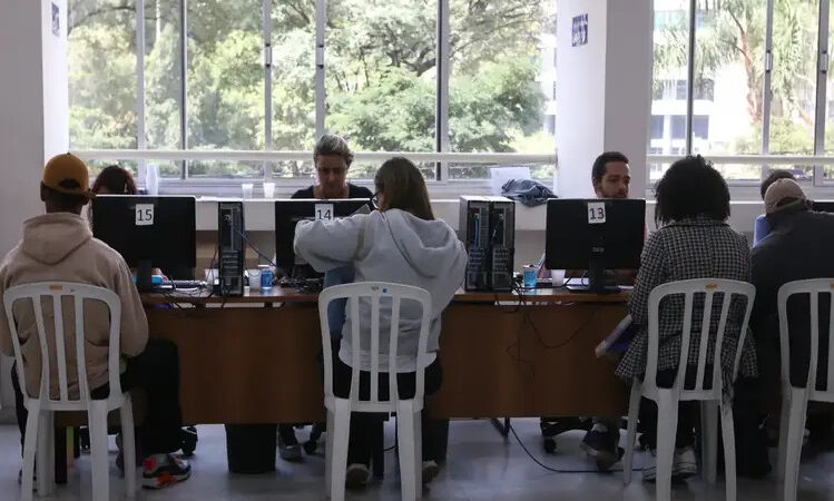 Consumidor poderá negociar dívidas em mutirão com 160 instituições