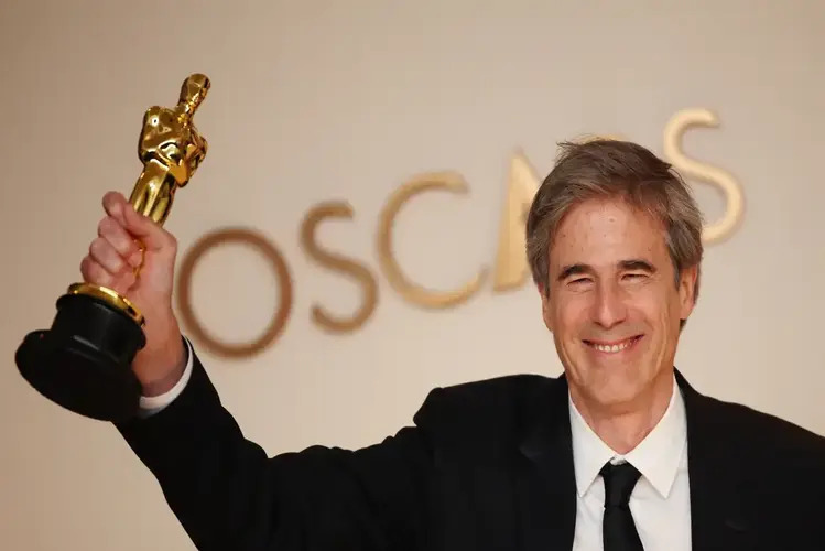 Ainda Estou Aqui faz história e vence Oscar de melhor filme estrangeiro