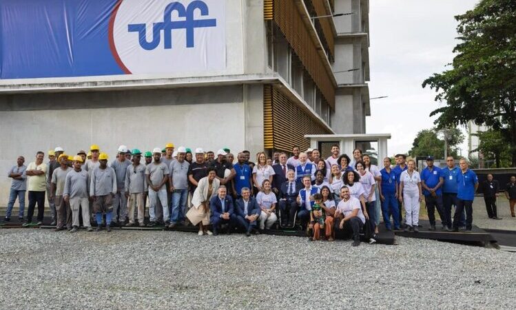 Ministro promete “bandejão” no novo campus da UFF, em Campos