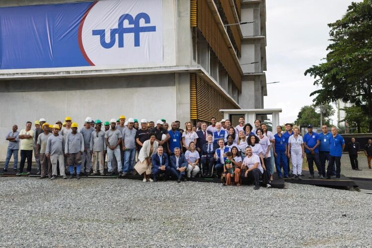 Ministro promete “bandejão” no novo campus da UFF, em Campos