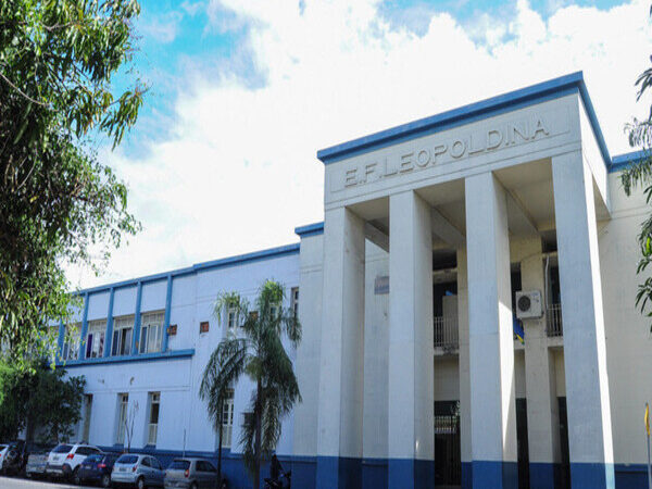 Educação de Campos abre processo seletivo para contratação de 400 cuidadores