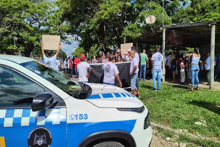 Movimentação muda rotina do Aeroporto de Campos pouco antes da chegada de Lula