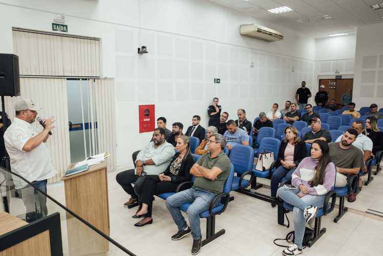 Prefeitura de SFI, Câmara e produtores discutem transporte de cana durante safra