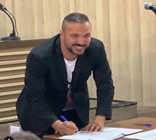 Vereador é esfaqueado durante um evento em Campos