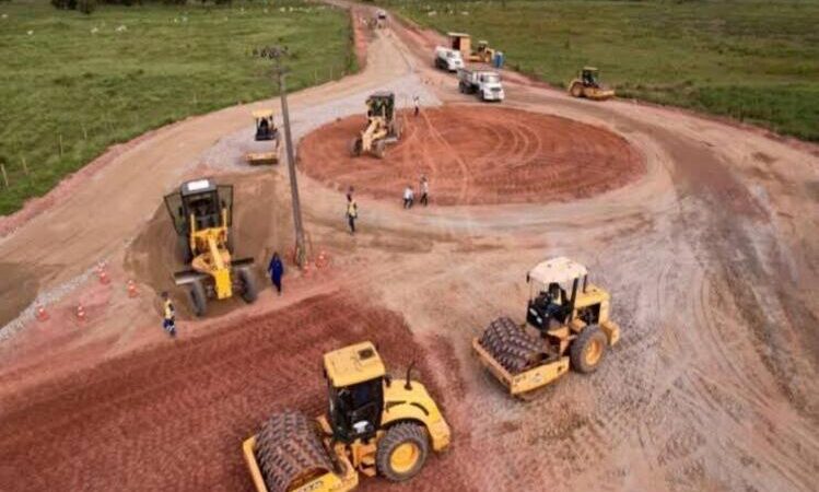 Firjan e DER tratam dos impactos da restrição de caminhões na RJ-238 em Campos