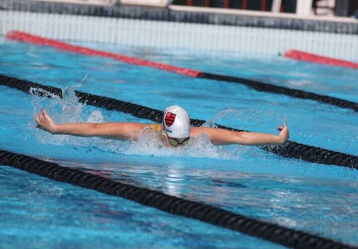 Nicole de Thuin conquistou 10 medalhas no Estadual de Natação 