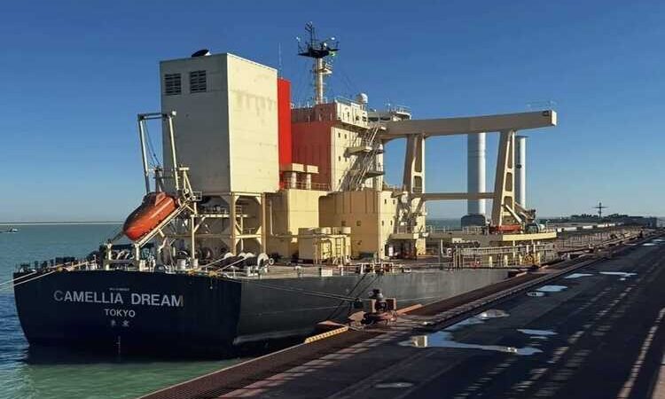 Terminal da Ferroport no Porto do Açu, recebe primeiro navio com sistema de velas rotativas