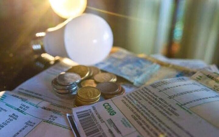 Conta de luz terá bandeira tarifária vermelha patamar 2 em agosto