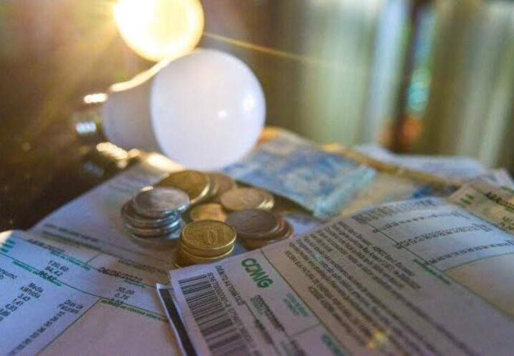 Conta de luz terá bandeira tarifária vermelha patamar 2 em agosto