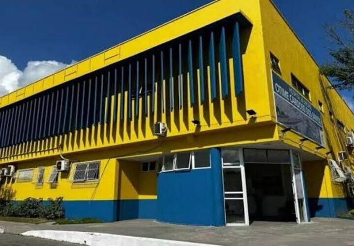 Chuva interdita parte do Hospital Otime Cardoso dos Santos, em Cabo Frio