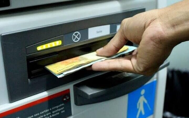 Receita paga nesta quinta terceiro lote de restituição do IR de 2025l