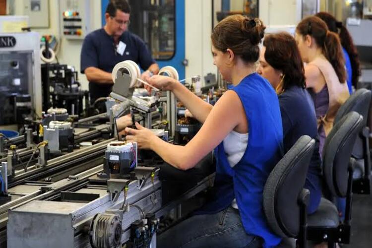 Produção industrial geral do ERJ registra queda em abril, aponta o Nuperj
