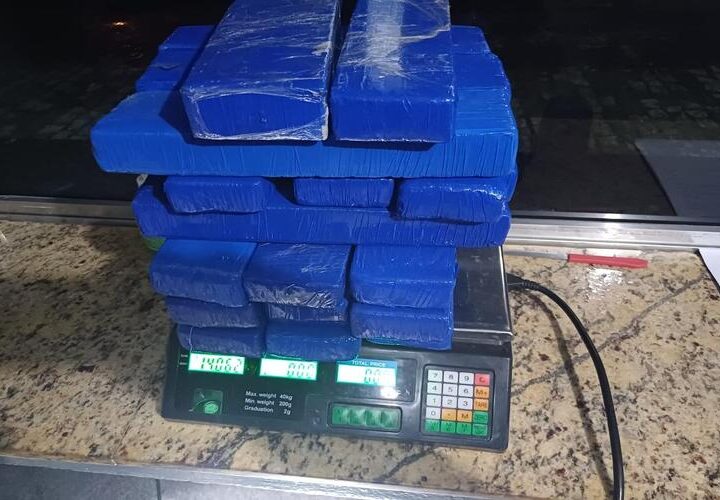 PF e PRF prendem homem com 15kg de maconha em Casimiro de Abreu