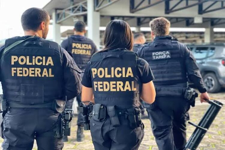 PF prende homem foragido por roubo, em Rio das Ostras