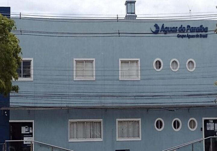 Domingo sem água em Campos