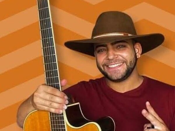 Cantor sertanejo morre em acidente em Itaocara
