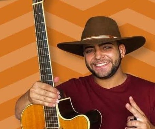 Cantor sertanejo morre em acidente em Itaocara