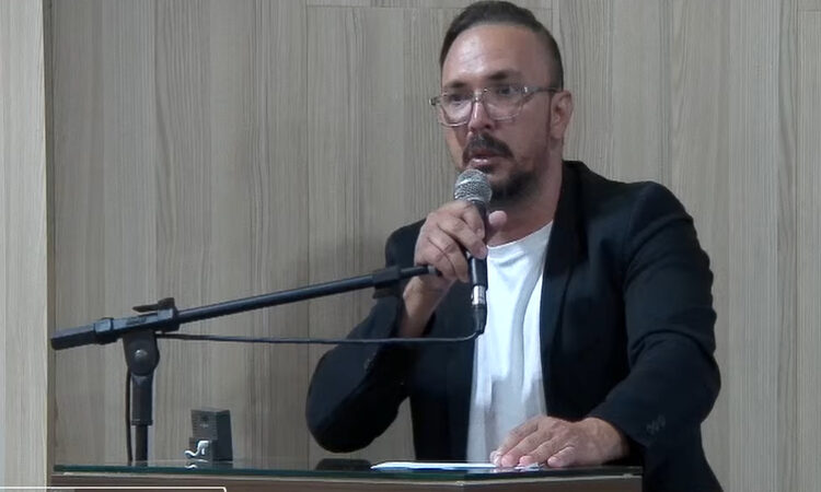 Paulo Cothé anuncia saída da base de Wladimir Garotinho na Câmara de Campos