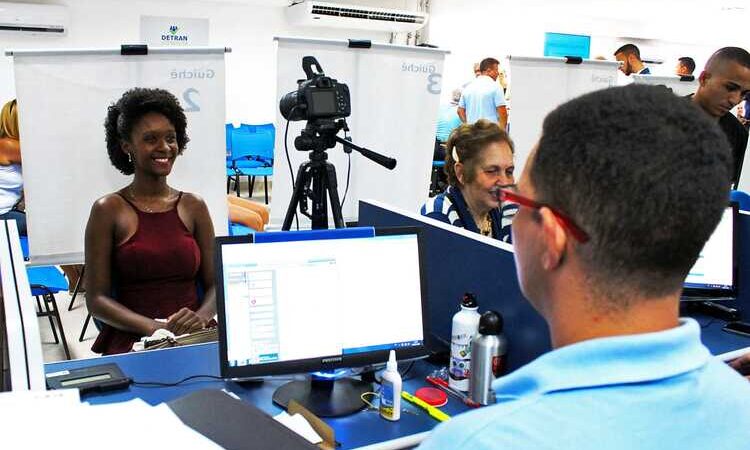 Detran promove mutirão para emissão da nova Carteira de Identidade Nacional
