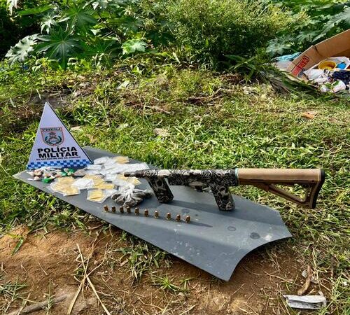 Homem com submetralhadora é preso em Campos durante ação da PM contra o tráfico