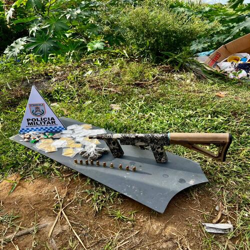 Homem com submetralhadora é preso em Campos durante ação da PM contra o tráfico