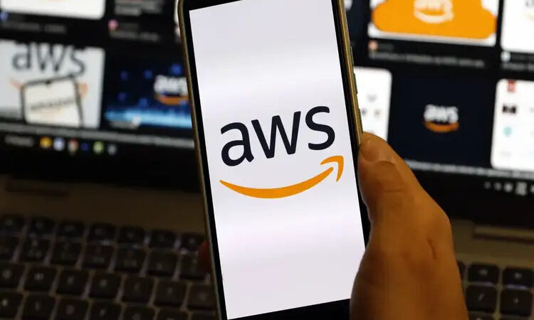 Apagão na nuvem da Amazon causa colapso digital e afeta centenas de serviços no mundo