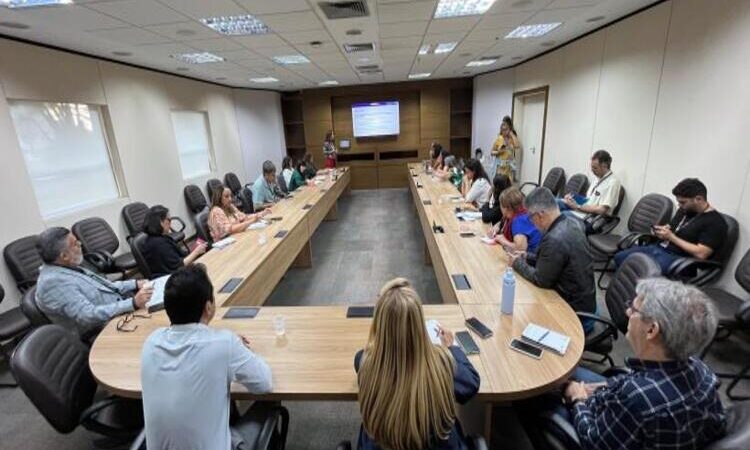 Estado cria Sala de Situação para coordenar ações da Saúde sobre intoxicação por metanol