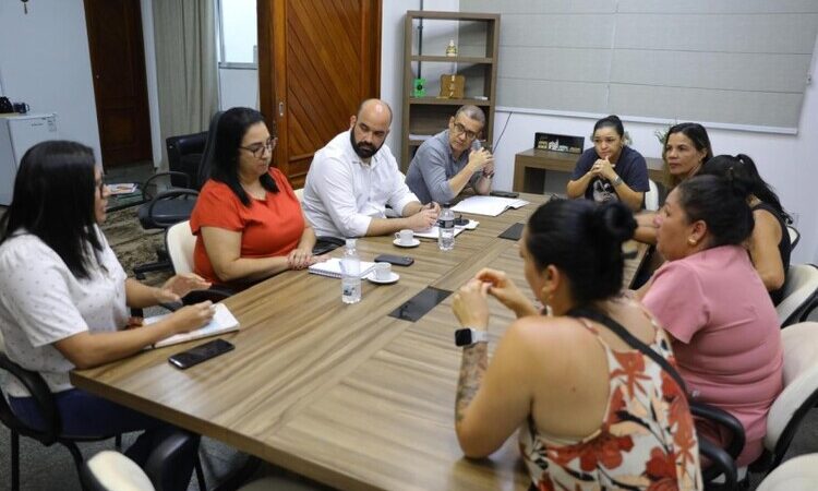 Comissão do gabinete da Prefeitura de SJB recebe de moradores do Pontal de Atafona