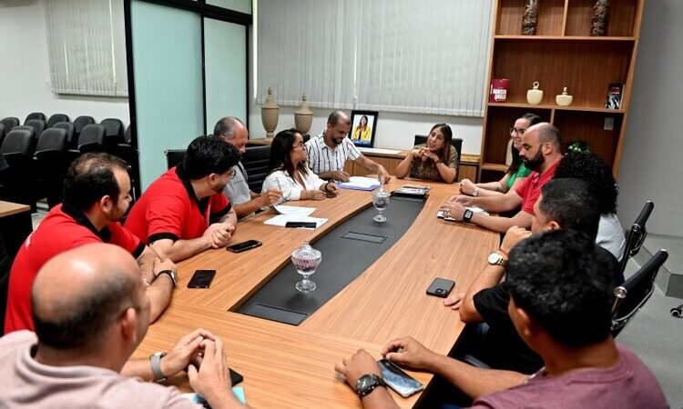 Carla Caputi antecipa 50% do repasse para agremiações carnavalescas de SJB