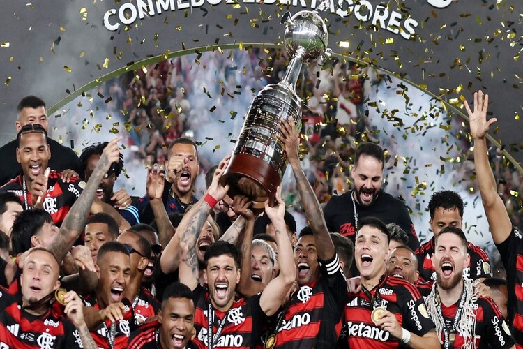 Flamengo bate o Palmeiras e é tetra da Libertadores