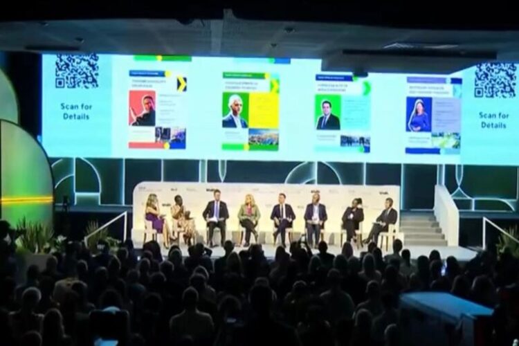 Carla Caputi, prefeita de SJB, participa da programação da COP 30 no Rio