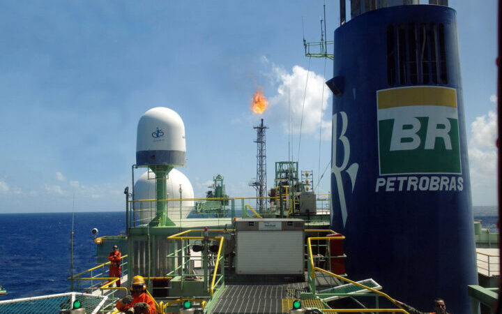 Petrobras faz nova descobre de petróleo na Bacia de Campos