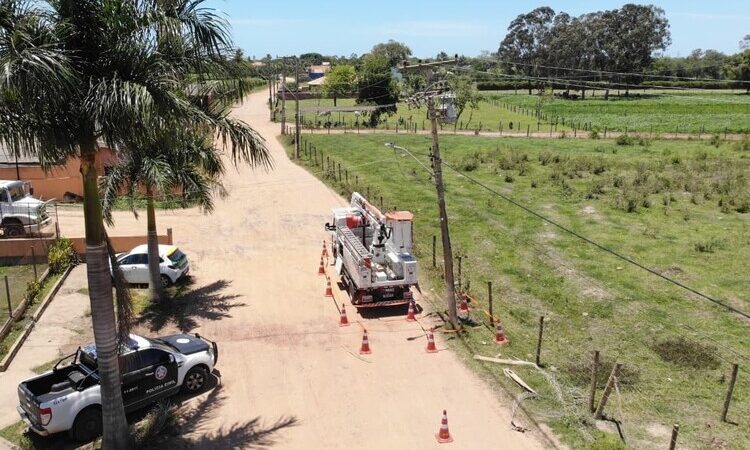 Enel e polícia encontram “gatos” de energia em quatro estabelecimentos em Campos