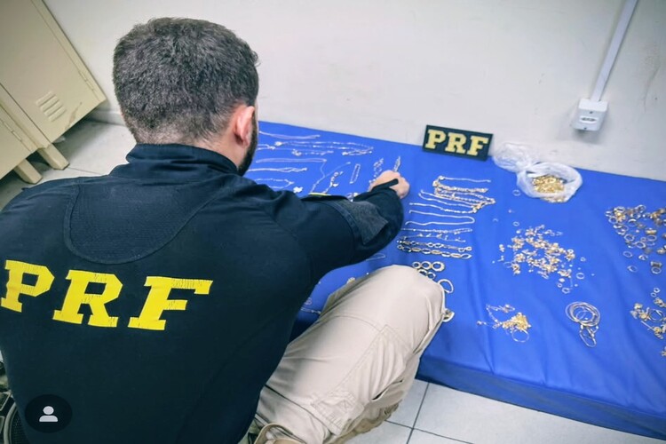 PRF, PM E Polícia Civil recuperam na BR-101, R$ 1 milhão em joias