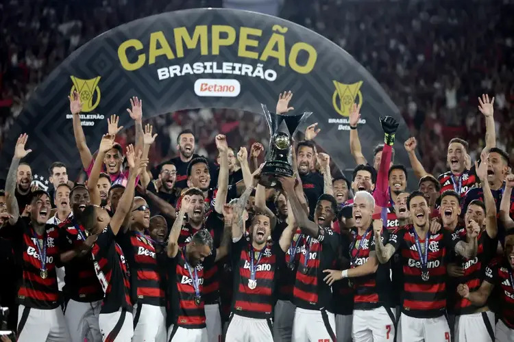 Mais uma taça: Mengão é campeão Brasileiro também